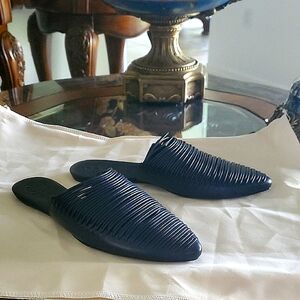 Tory Burch Navy Blue Sandals Sleek Minimalist Design